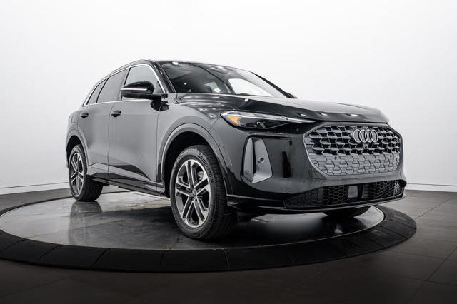 2025 Audi Q5 quattro Premium 40 TFSI