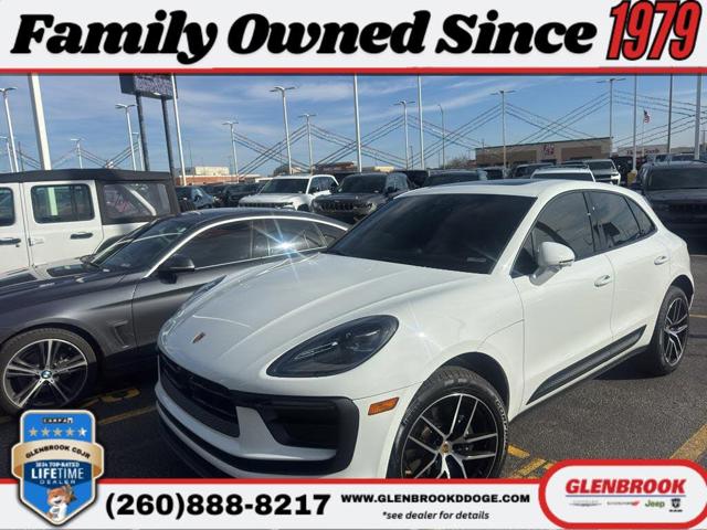 2026 Porsche Macan AWD