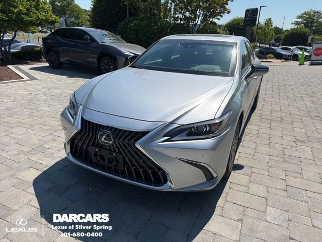 2025 Lexus ES 300h Luxury