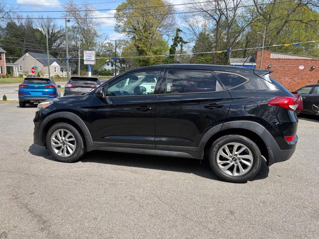 2016 Hyundai Tucson 2.0L SE FWD with Beige Seats