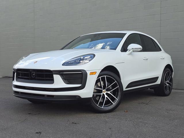 2025 Porsche Macan AWD