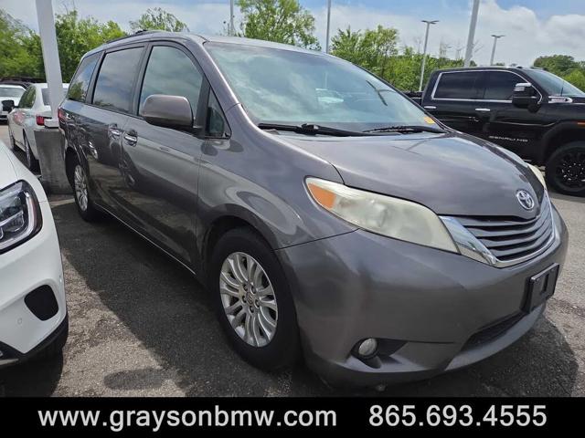 2015 Toyota Sienna XLE 7-Passenger Auto Access Se