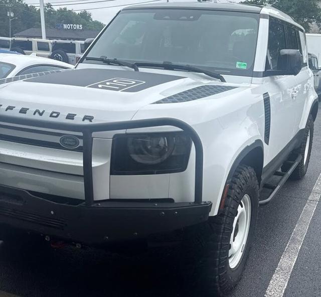 2022 Land Rover Defender 110 SE AWD