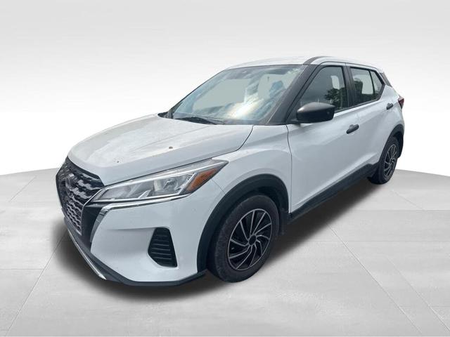 2022 Nissan Kicks S FWD
