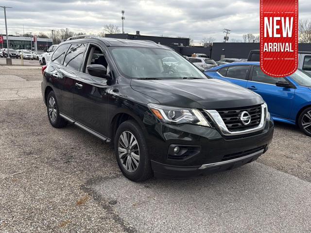 2020 Nissan Pathfinder SV