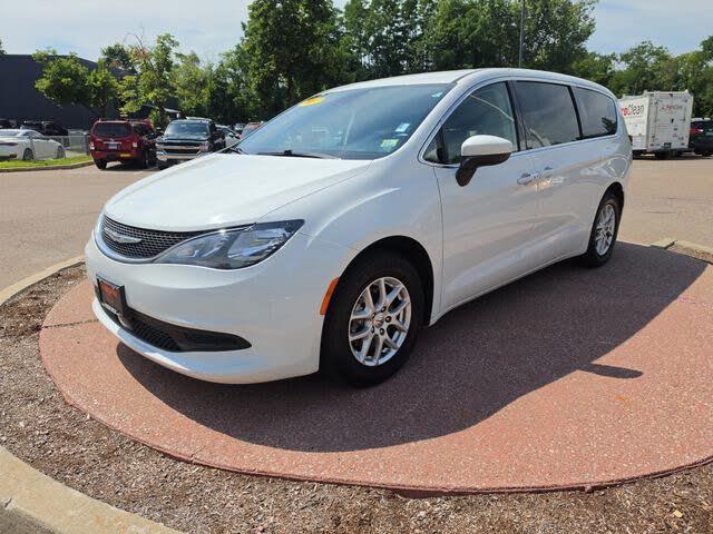2021 Chrysler Voyager LX
