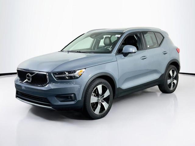 2021 Volvo XC40 T5 Momentum AWD