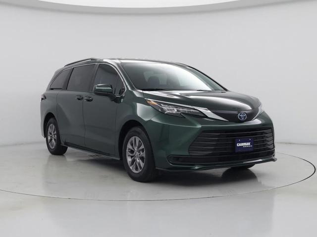 2025 Toyota Sienna LE 8-Passenger AWD