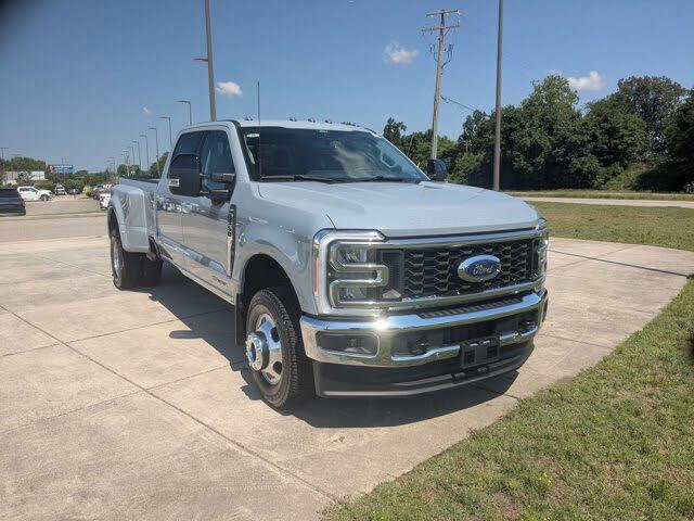 2026 Ford Super Duty F-350 DRW Lariat