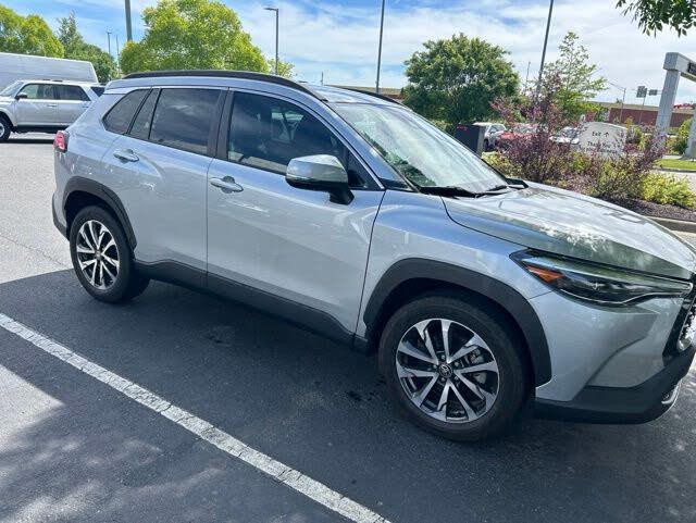 2024 Toyota Corolla Cross XLE FWD