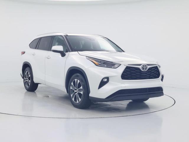 2022 Toyota Highlander XLE FWD