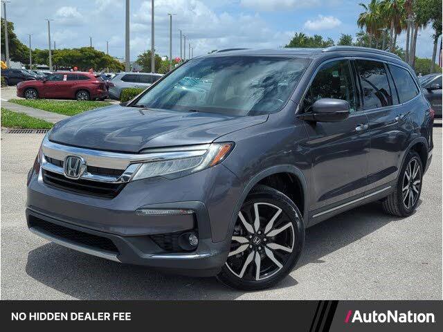 2022 Honda Pilot Touring FWD with Rear Captain'