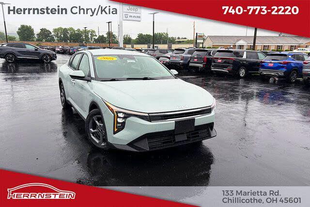 2025 Kia K4 LXS FWD