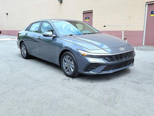 2024 Hyundai Elantra SEL FWD