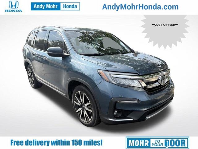 2019 Honda Pilot Touring w/Rear Captain's Chairs