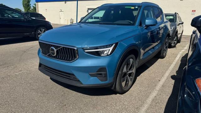2023 Volvo XC40 B5 Plus Bright Theme AWD