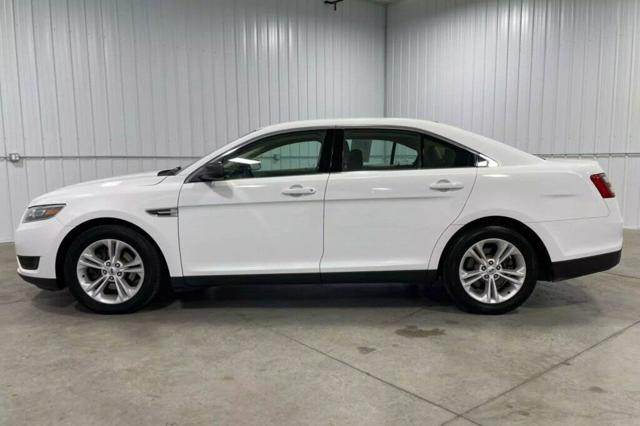 2017 Ford Taurus SE