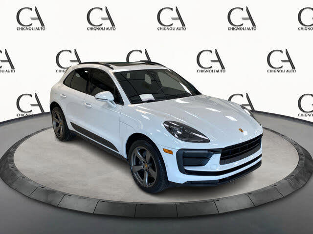 2022 Porsche Macan AWD
