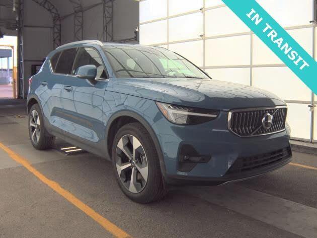 2025 Volvo XC40 B5 Plus Bright Theme AWD