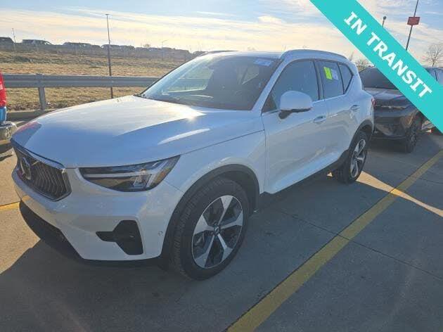 2025 Volvo XC40 B5 Plus Bright Theme AWD