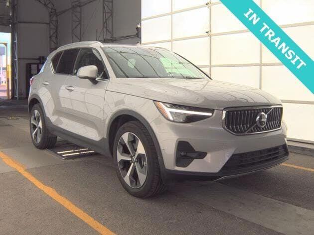 2025 Volvo XC40 B5 Plus Bright Theme AWD
