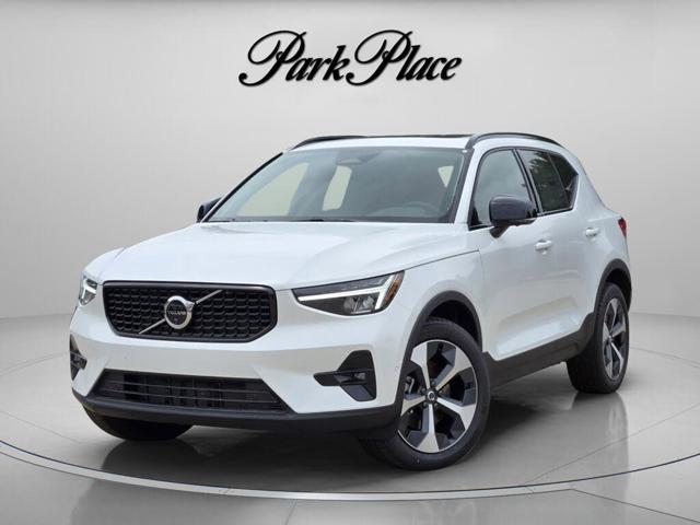 2026 Volvo XC40 B5 Plus AWD