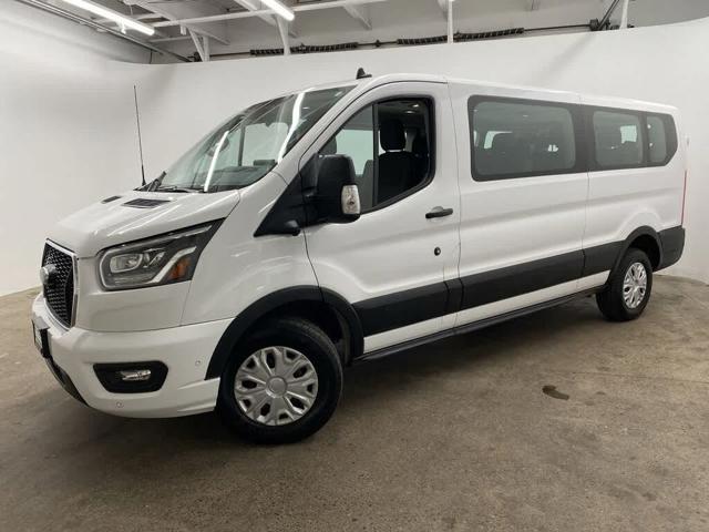 2023 Ford Transit Passenger Wagon 350 XLT Low Roof LB RWD
