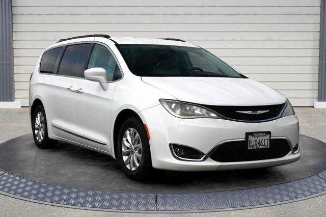 2017 Chrysler Pacifica Touring L FWD