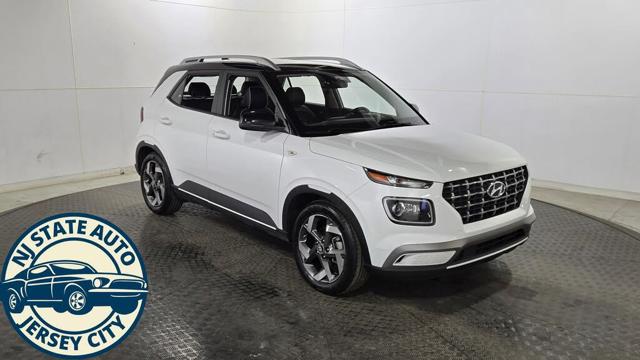 2022 Hyundai Venue Limited FWD