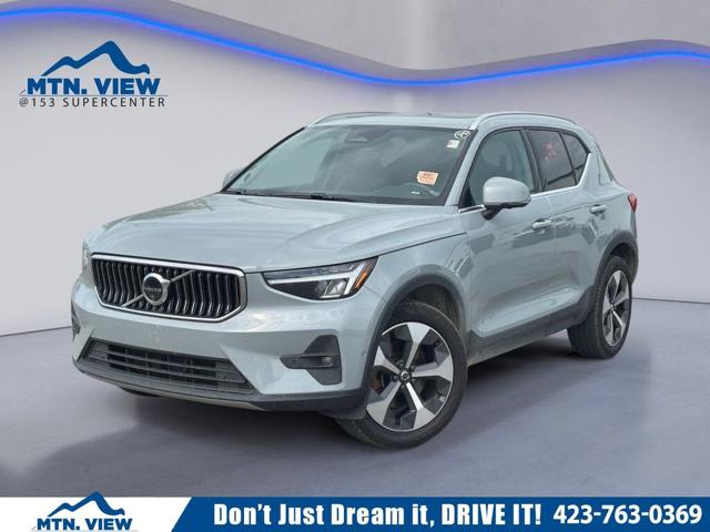 2024 Volvo XC40 B5 Plus Bright Theme AWD