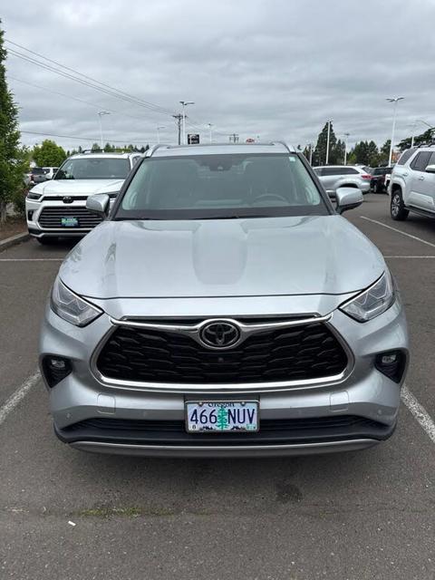2022 Toyota Highlander Platinum