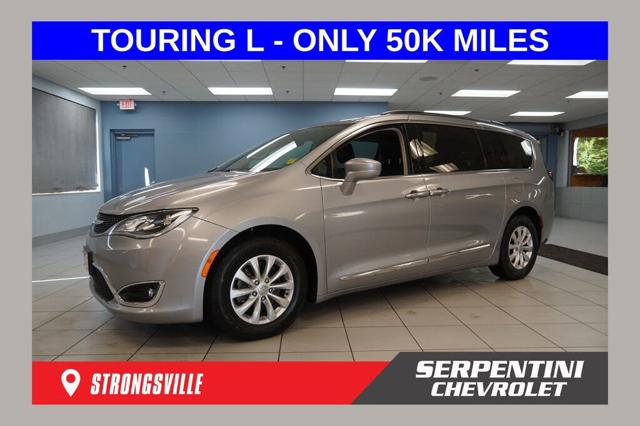 2017 Chrysler Pacifica Touring L FWD