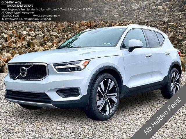 2020 Volvo XC40 T5 Momentum