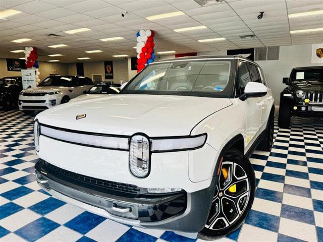 2023 Rivian R1S Adventure