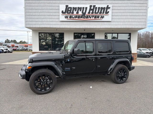 2025 Jeep Wrangler Sahara 4WD