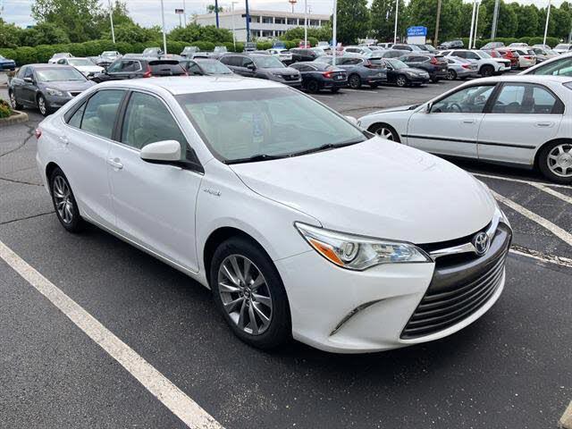 2016 Toyota Camry Hybrid XLE FWD
