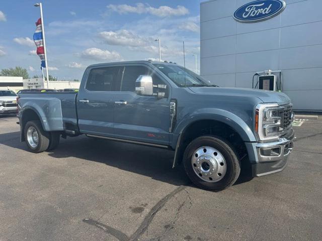 2023 Ford Super Duty F-450 DRW Lariat