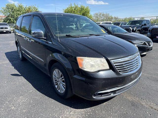 2013 Chrysler Town and Country Touring-L