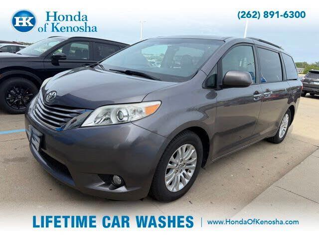 2015 Toyota Sienna XLE 7-Passenger Auto Access Se