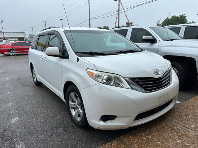 2012 Toyota Sienna LE 8-Passenger