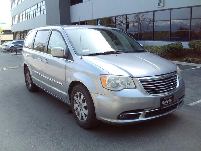 2013 Chrysler Town and Country Touring