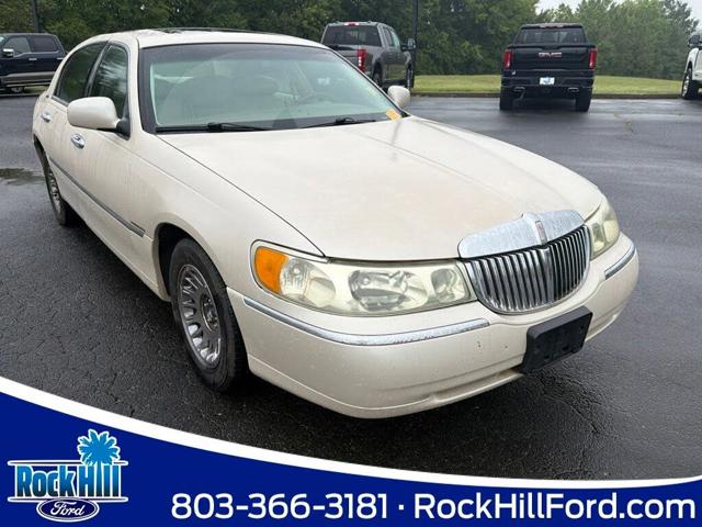 2001 Lincoln Town Car Signature