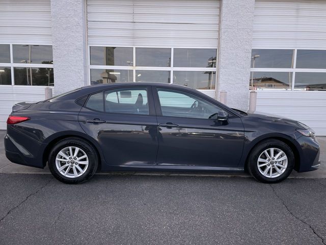 2026 Toyota Camry LE FWD