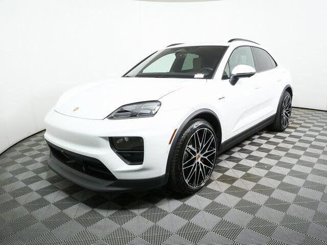 2026 Porsche Macan AWD