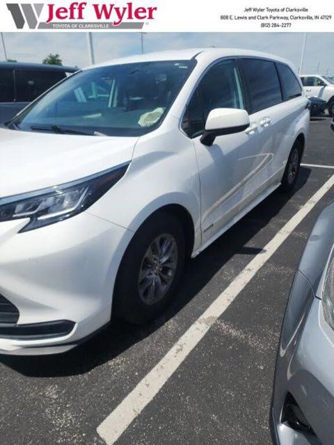 2021 Toyota Sienna LE 8-Passenger