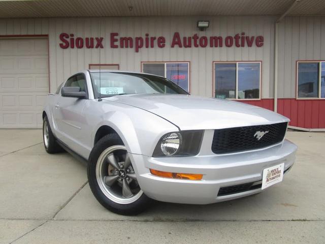 2007 Ford Mustang V6 Coupe RWD