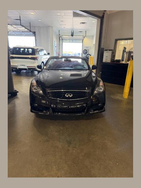 2014 Infiniti Q60 Convertible Convertible RWD