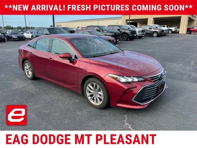 2022 Toyota Avalon Hybrid XLE