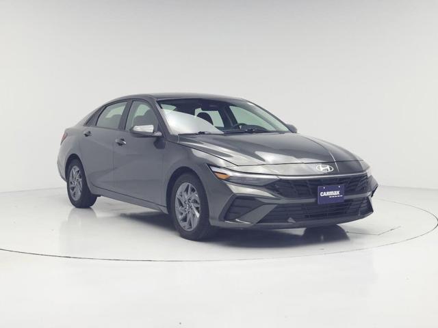 2024 Hyundai Elantra SEL FWD