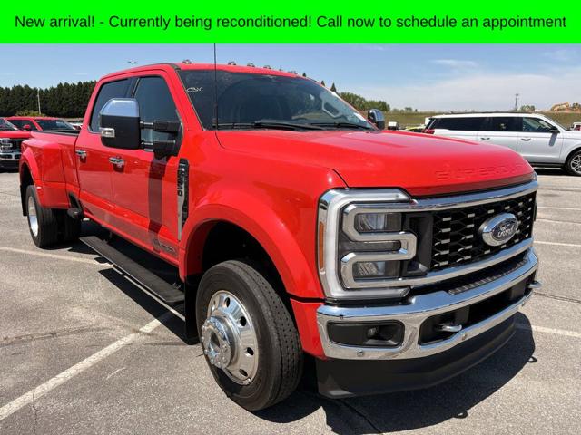 2023 Ford Super Duty F-450 DRW Lariat